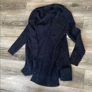 Thick black and white cardigan size:XXL